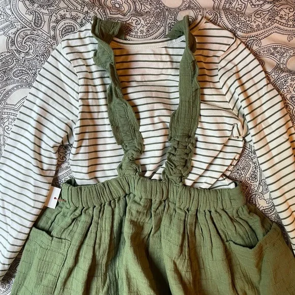 3/$12 Cat&Jack Green Pinafore Dress with Striped Top - Picture 4 of 4